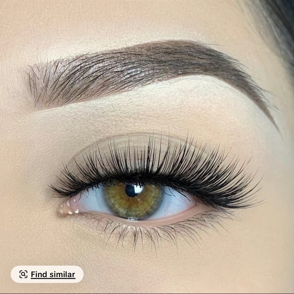 Voluminous Black False Eyelashes